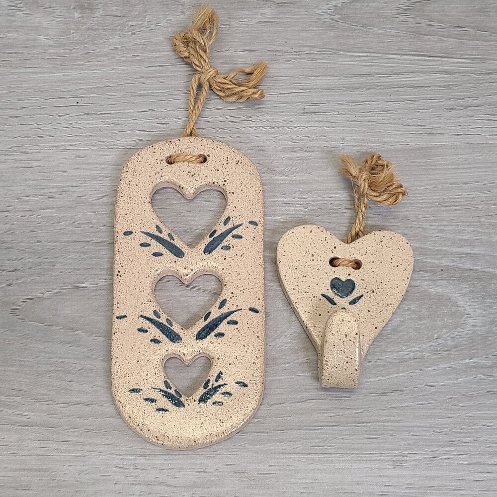 C Berry‎ Stoneware Pottery Wall Hanging Decor Blue Hearts Country Farmhouse